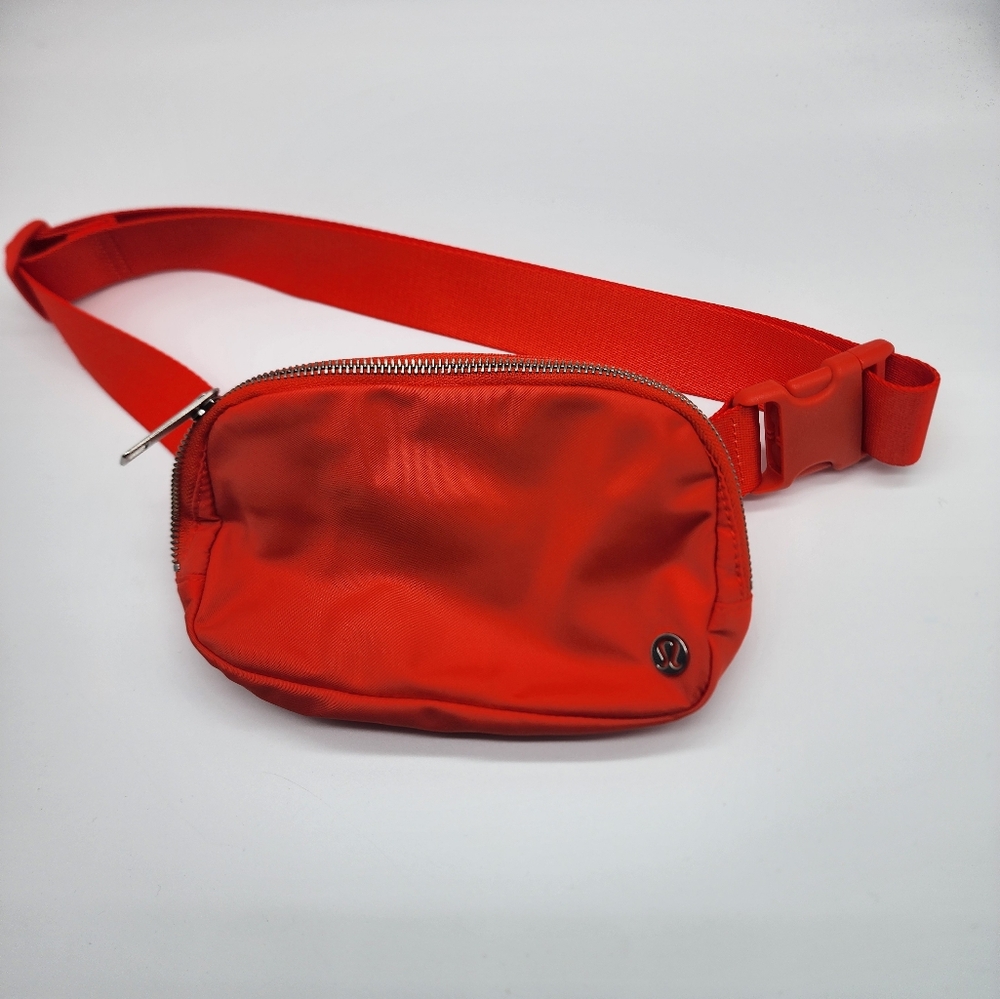 Lululemon Everyday belt bag -